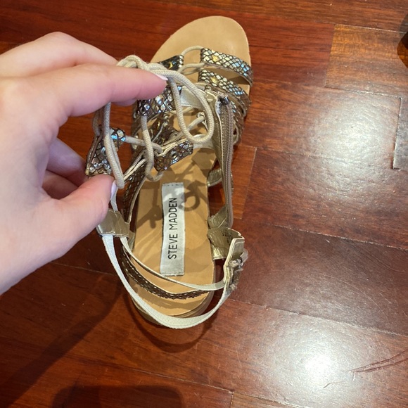 Steve Madden sandals made in Tunisia - Picture 3 of 6